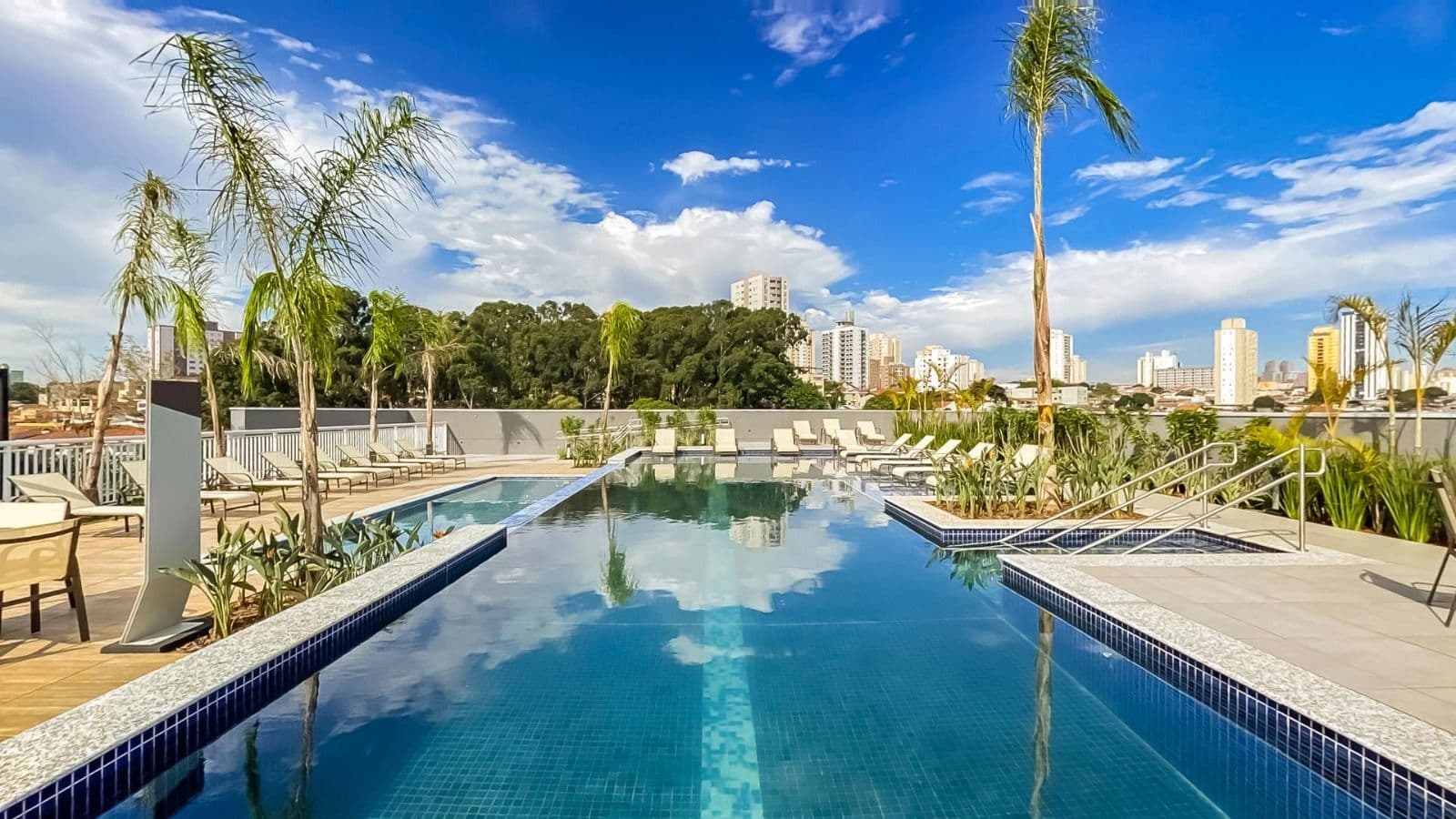 APTO COM 3 DORMS NO TEG SACOMA