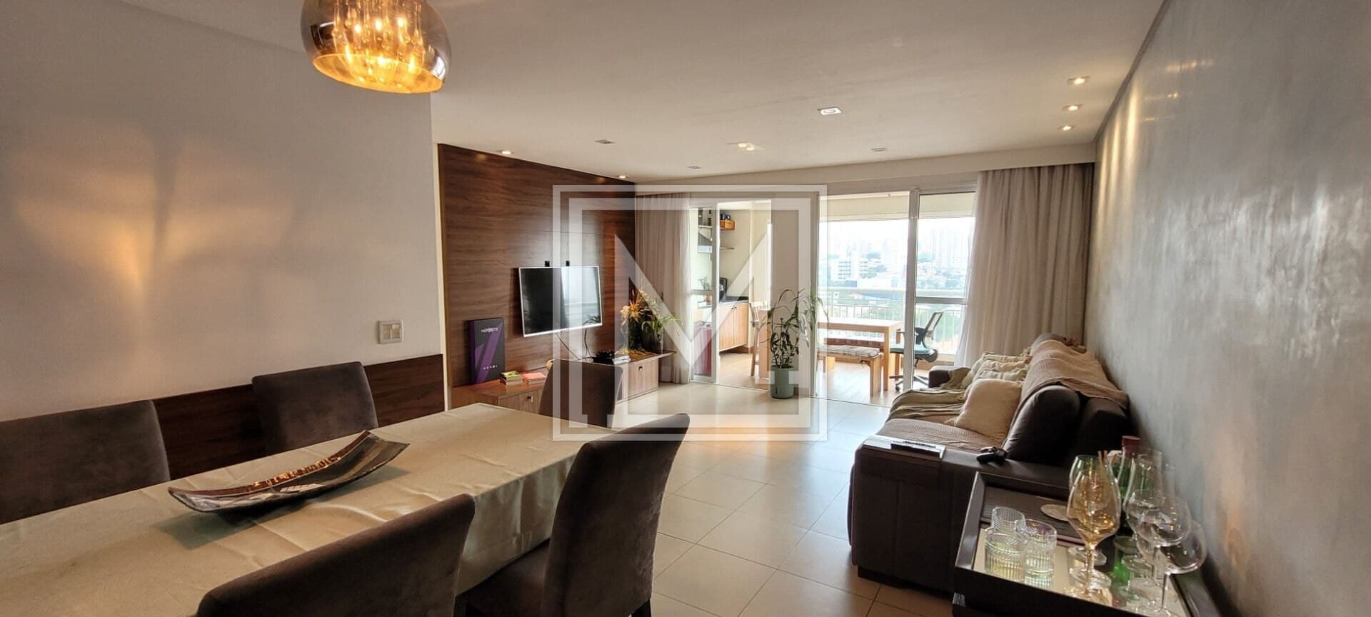 APTO REFORMADO COM SALA ESTENDIDA