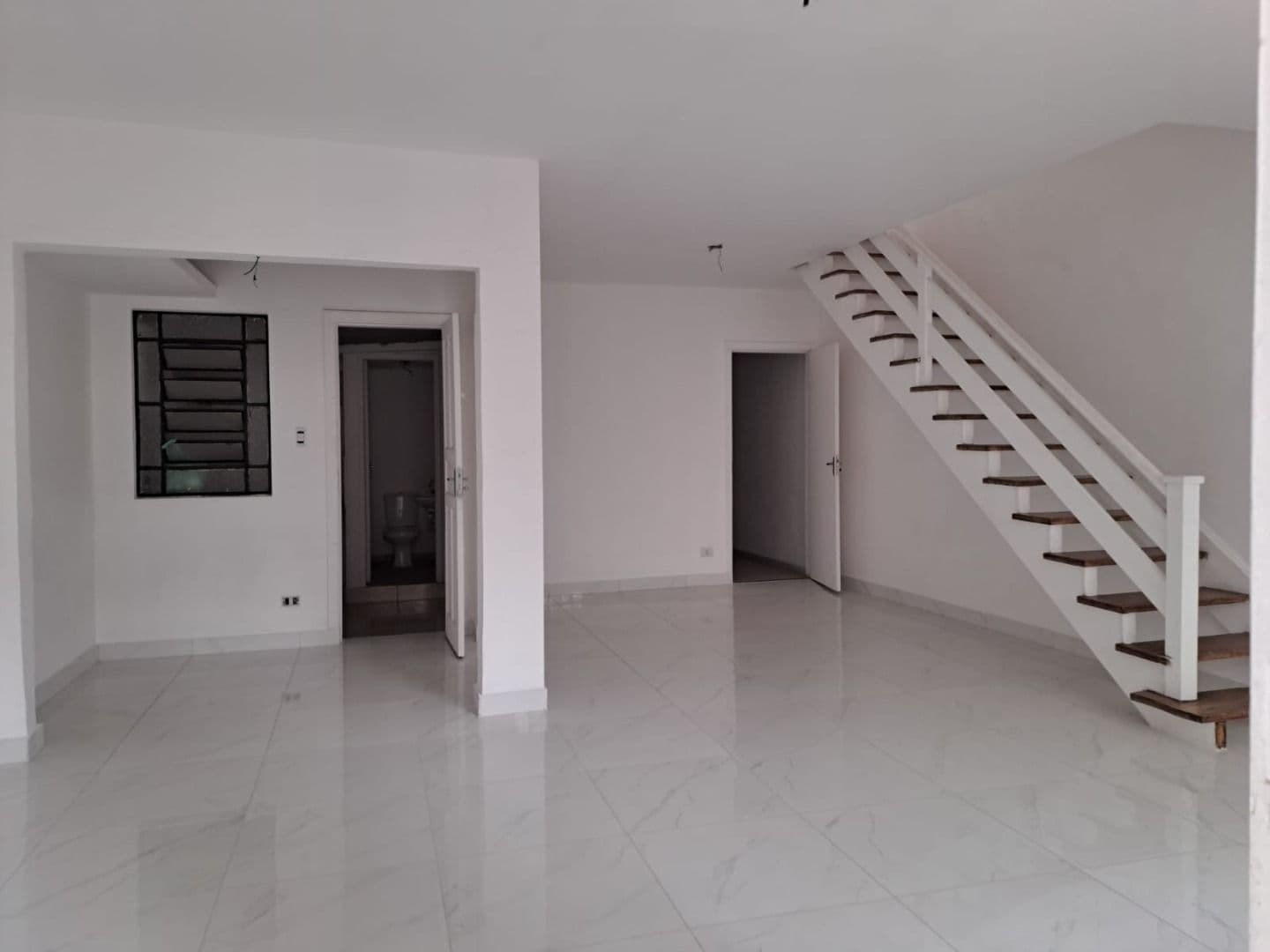 Locação de casa para fim comercial ,próximo ao metro 120 metros