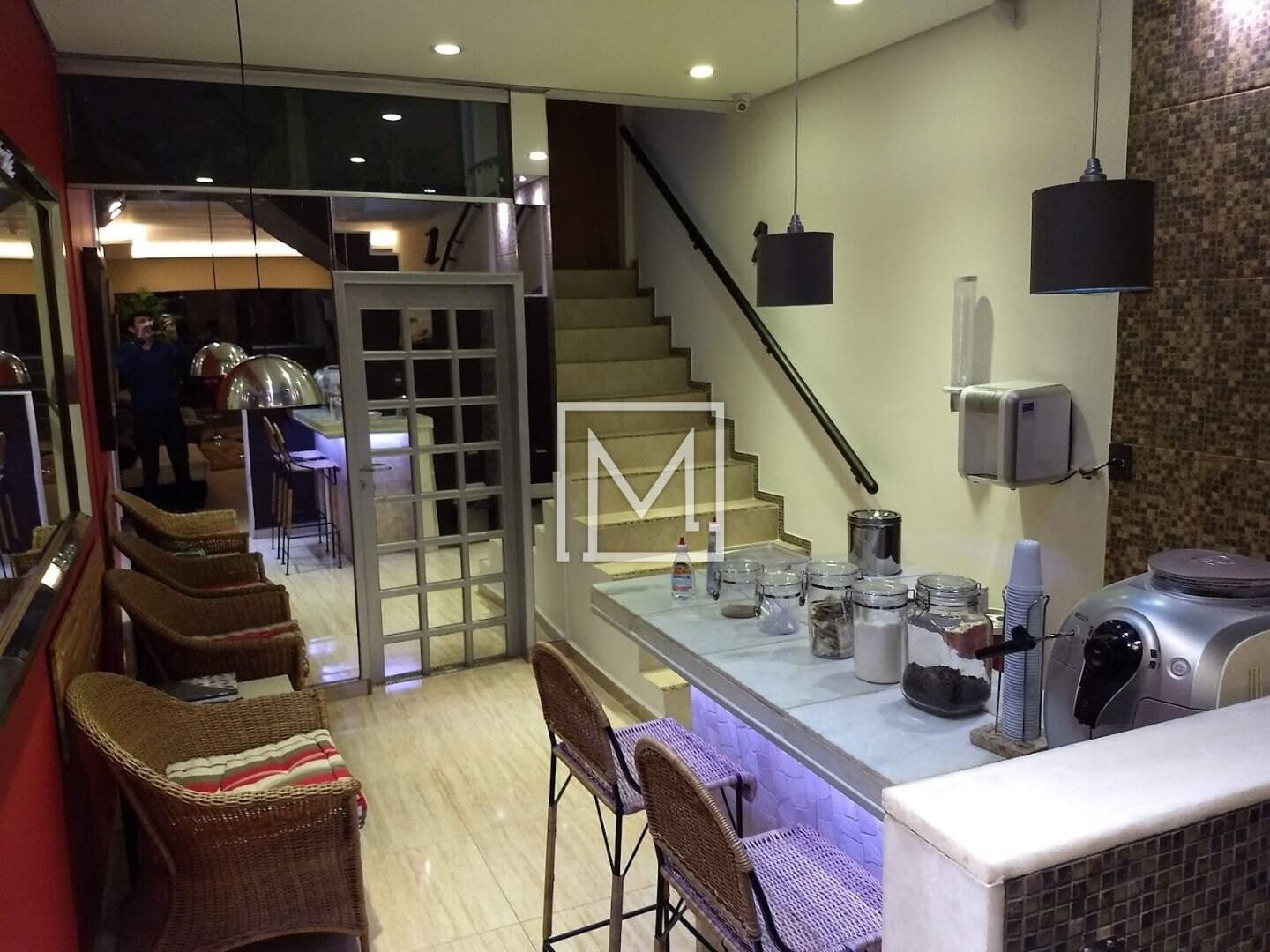SALA COM ÁREA COMUM DE ALTO PADRÃO — foto 3 de 15