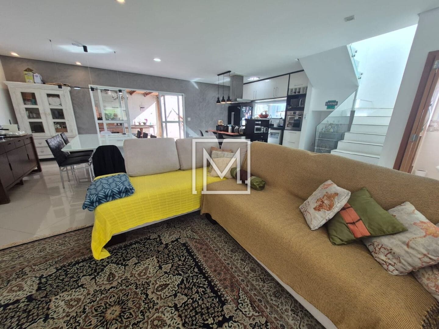 Casa com 280m², 4 quartos e 5 vagas no Bosque da Saúde!